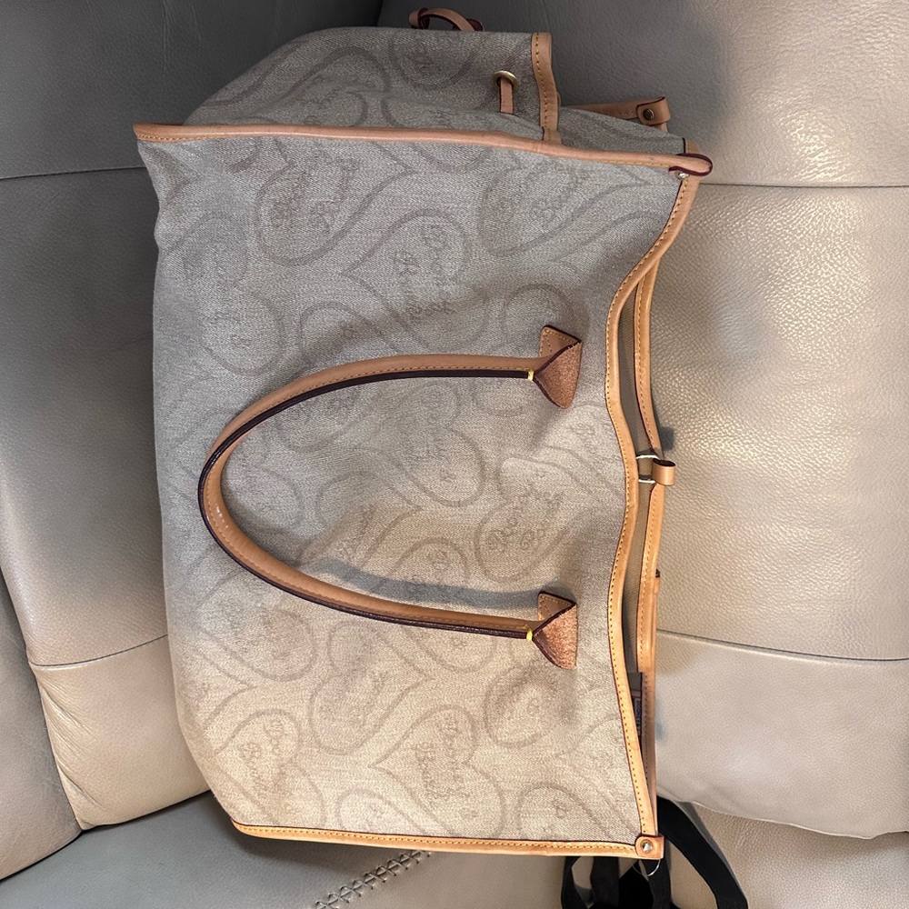 Dooney and Bourke tote bag